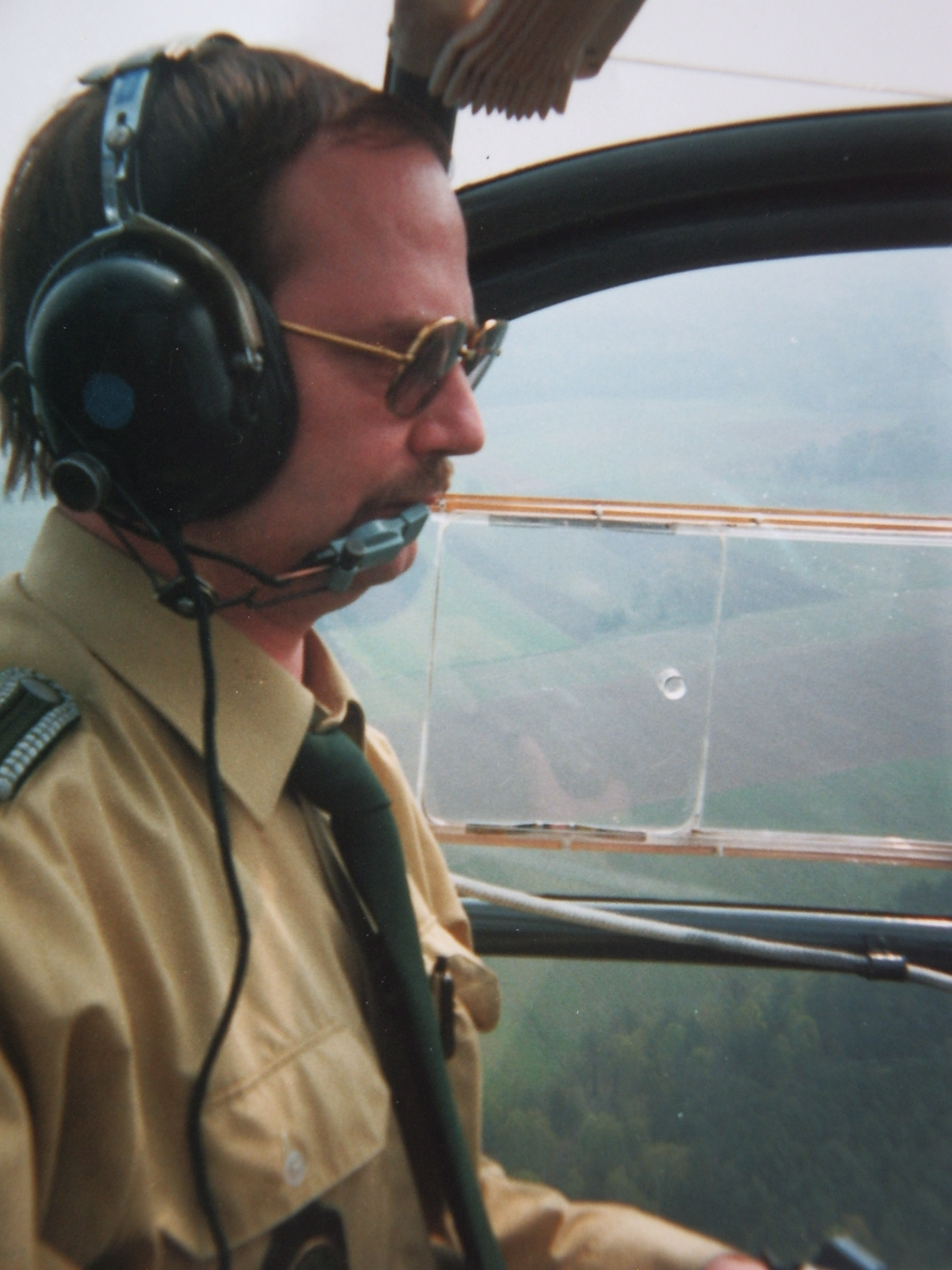 1993 : Roland Egersdörfer pilote un hélicoptère de la police aux frontières. © Roland Egersdörfer