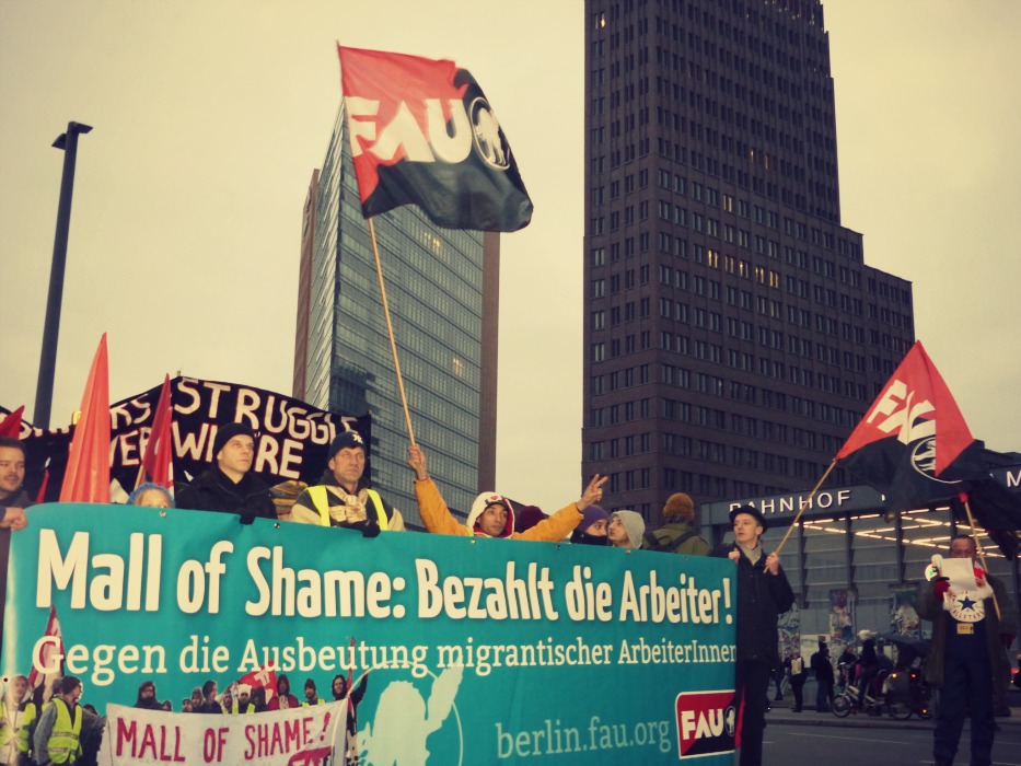 Manifestation contre les salaires impayés du Mall de la Honte à Potsdamer Platz © Berliniquais