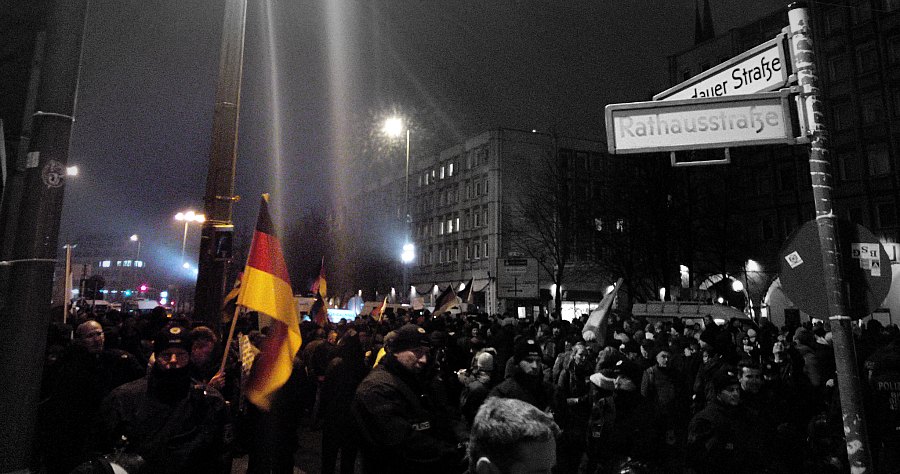 Manif Pegida à Berlin: "Bärgida" devant Rotes Rathaus le 5 janvier 2015 © Berliniquais